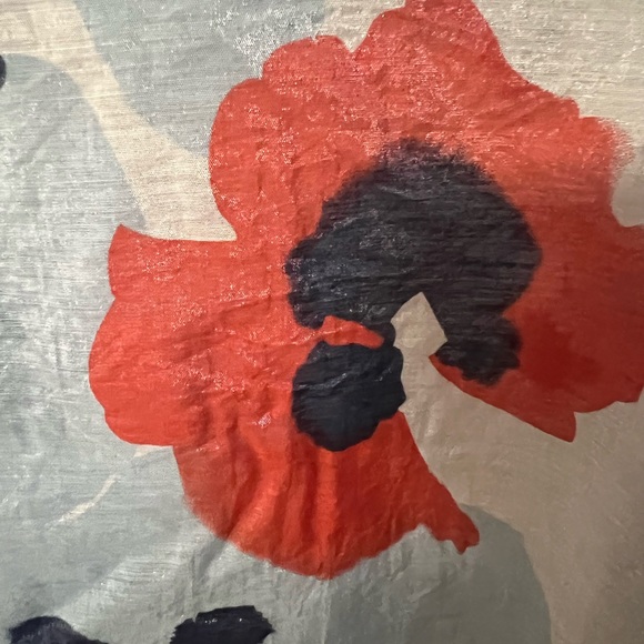 A Tommy Hilfiger top in size small - Picture 4 of 8